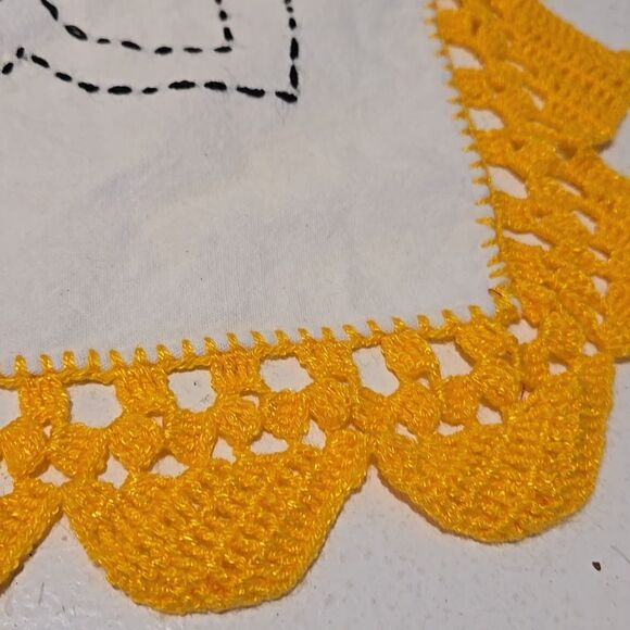 Vintage Handcrafted Sunflower Embroidered Tablecloth with Orange 21"x24" - Picture 4 of 10